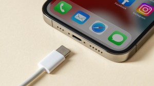 5 kesalahan biasa yang bisa merusak iphone milikmu jangan lakukan lagi