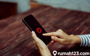 Cara Menghidupkan HP Tanpa Tombol Power