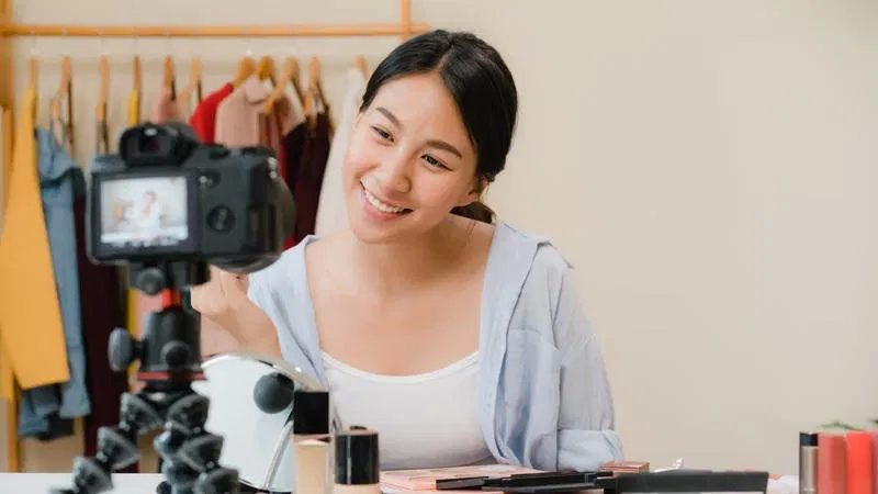 Menjadi YouTuber: Panduan Lengkap