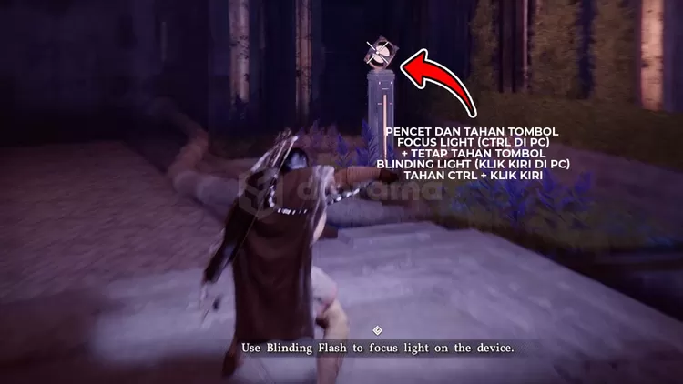 Tekan dan tahan tombol Focus Light / Pearl Abyss