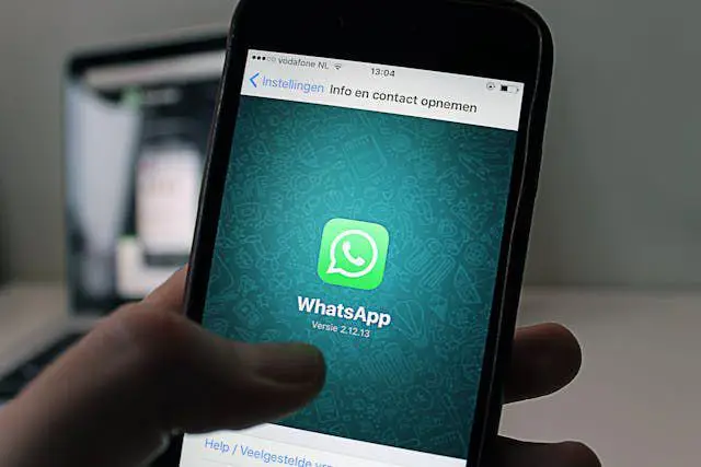 WhatsApp Uji Coba Pesan Sapaan untuk Anggota Baru