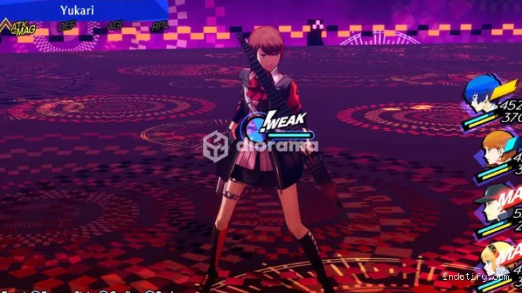Shift akan tunjukkan karakter mana yang punya elemen yang jadi kelemahan musuh / Atlus, SEGA