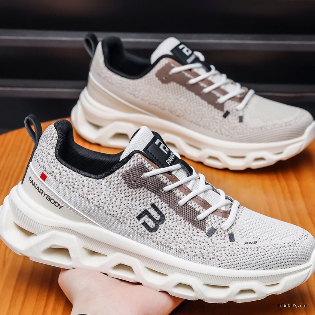 Photo by shopee.co.id - Trik Memilih Sepatu Paling Nyaman Buat Berdiri Berjam-jam di Depan Barikade Konser