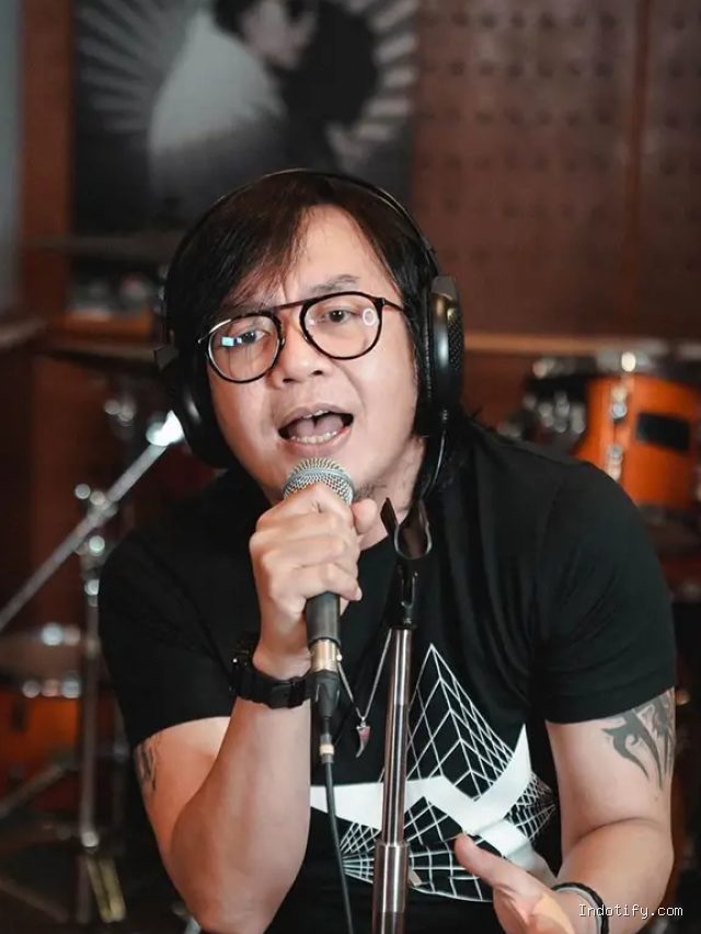Kisah di Balik Lagu Hampa Ari Lasso Penyesalan Kehilangan Cinta Sejati
