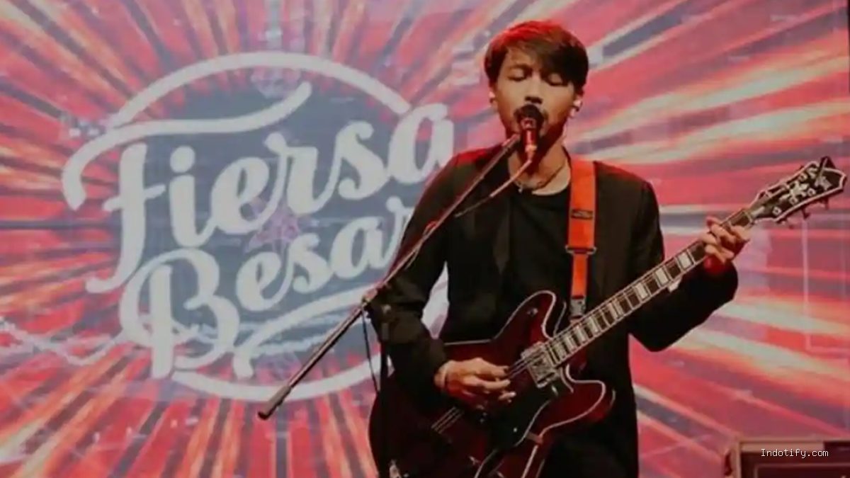 Kisah di Balik Lagu Pelukku untuk Pelikmu Fiersa Besari Penghapus Rasa Lelah