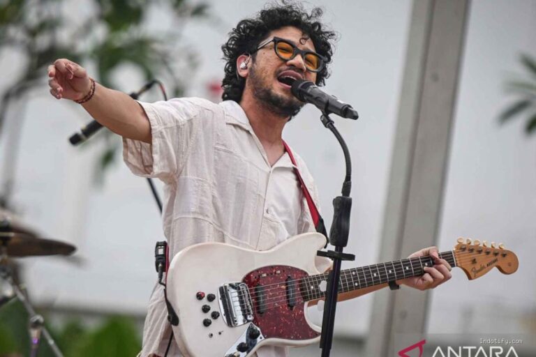 Photo by antaranews.com - Kisah Emosional di Balik Lagu Pilu Membiru Kunto Aji dan Terapi Penyesalan Masa Lalu