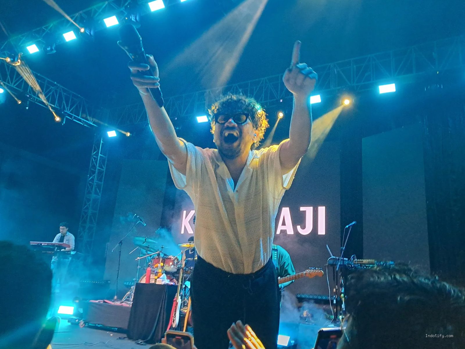 Kisah Emosional di Balik Lagu Pilu Membiru Kunto Aji dan Terapi Penyesalan Masa Lalu