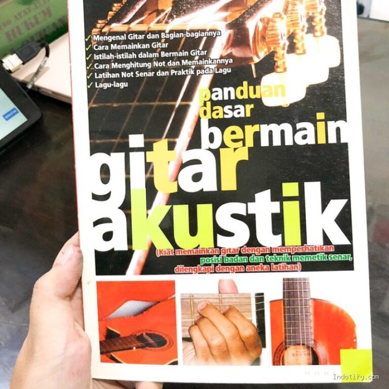 Photo by shopee.co.id - Kisah Nyata Penulisan Lagu Celengan Rindu Fiersa Besari Saat Jalani Hubungan Jarak Jauh