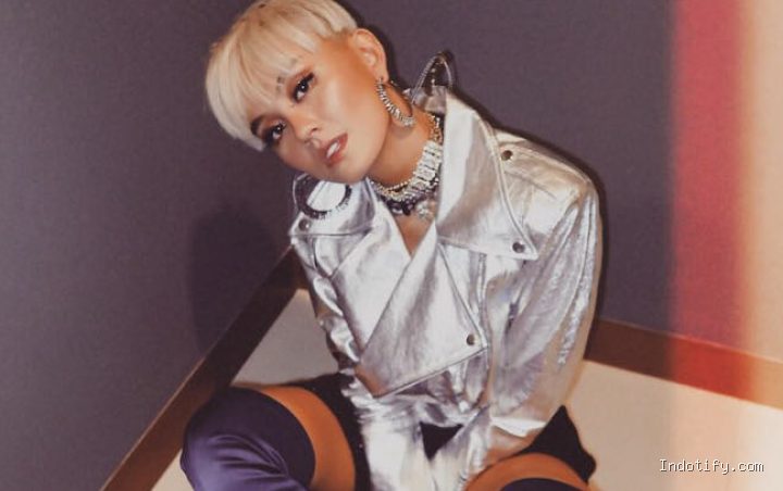Makna Lirik Lagu Tak Ada Logika Agnez Mo Revolusi Musik Dance Pop Indonesia