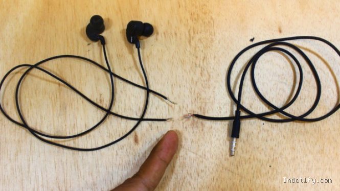 Photo by purwasuka.viva.co.id - Penyebab Suara Bass Pecah Sember di Earphone Murahan Saat Volume Tinggi