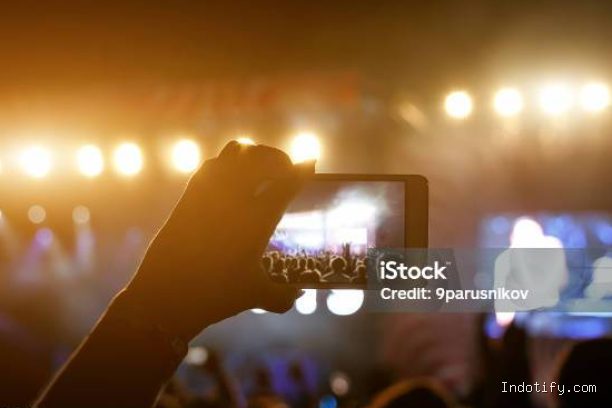Trik Mengabadikan Video Penampilan Musisi di Panggung Konser Tanpa Suara Pecah